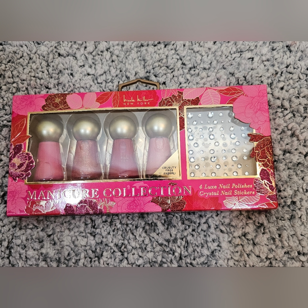 2/$20 Nicole Miller Manicure Set - Picture 6 of 6